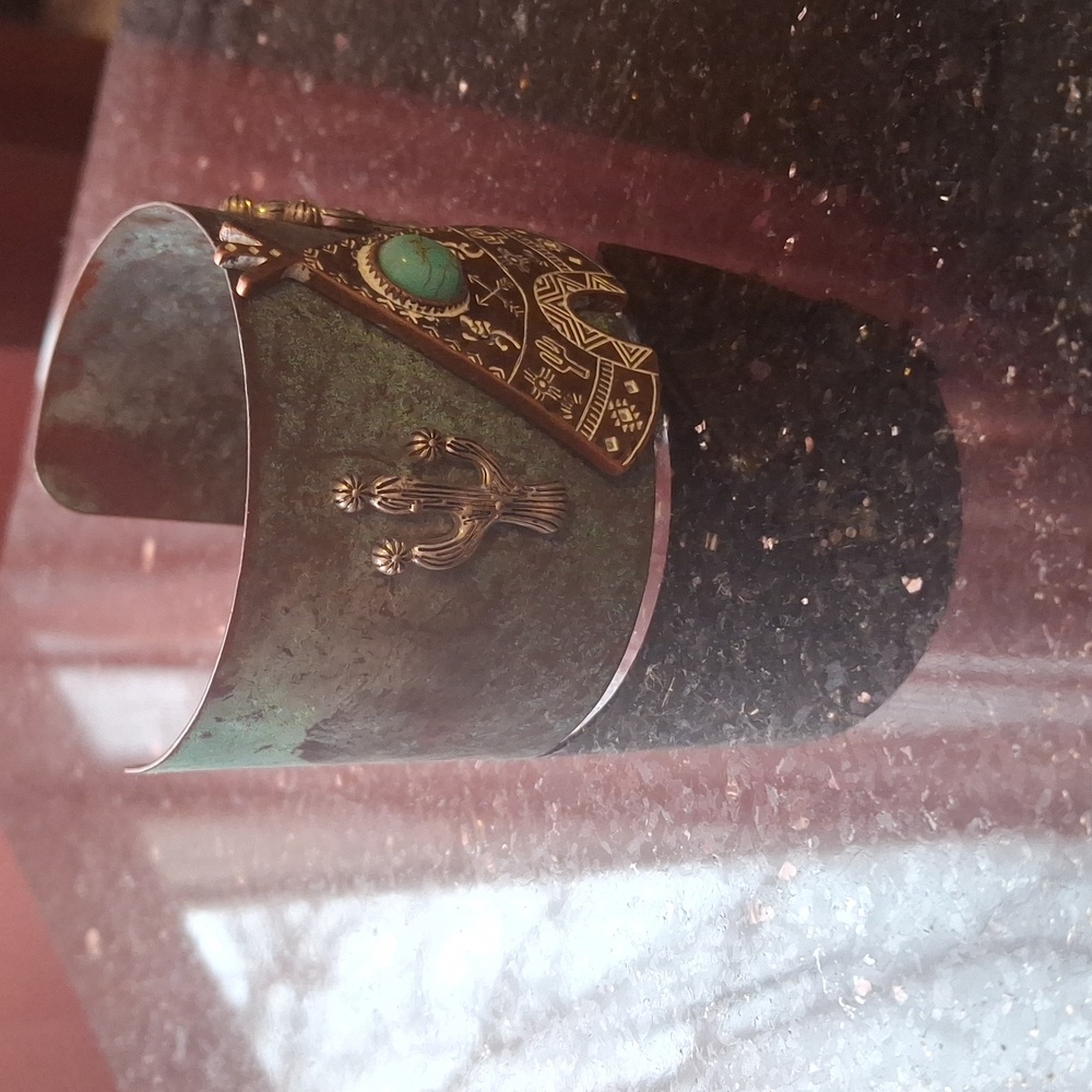 Turquoise Cuff Bracelet - Picture 3 of 5
